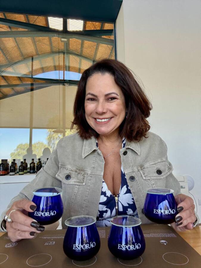 Renata Araújo experimenta]ou os azeites de Herdade do Esporão