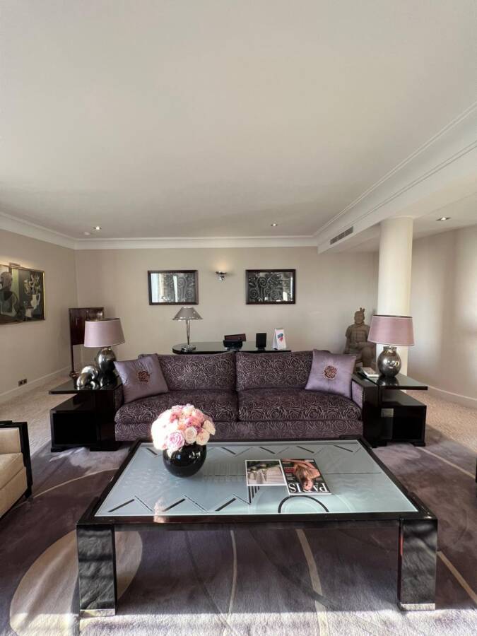 Eiffel Signature Suite – Hôtel Plaza Athénée, Paris