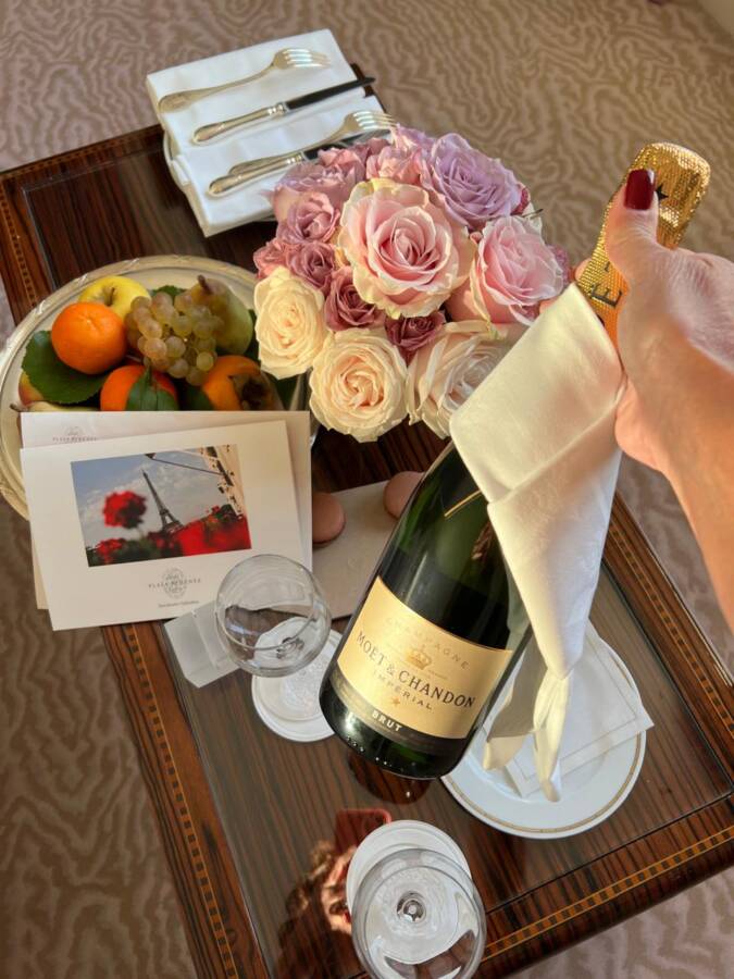 Eiffel Signature Suite – Hôtel Plaza Athénée, Paris