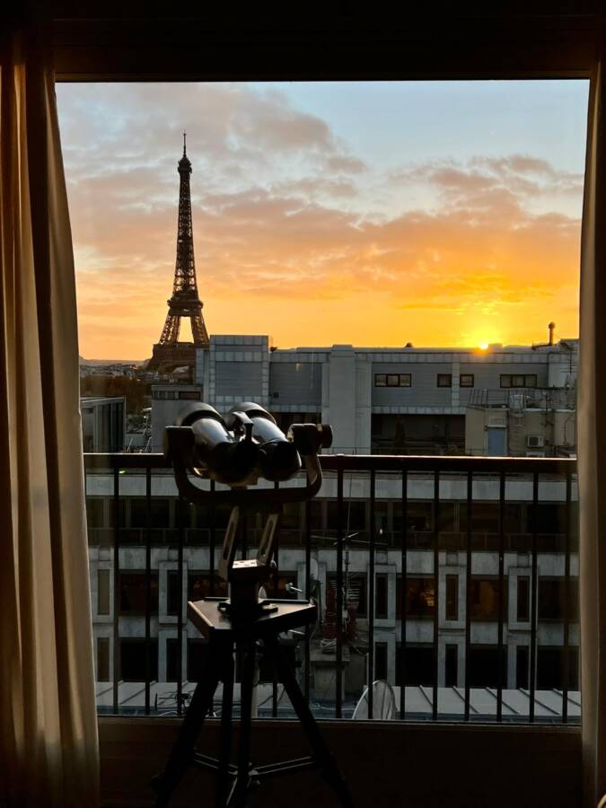 Eiffel Signature Suite – Hôtel Plaza Athénée, Paris
