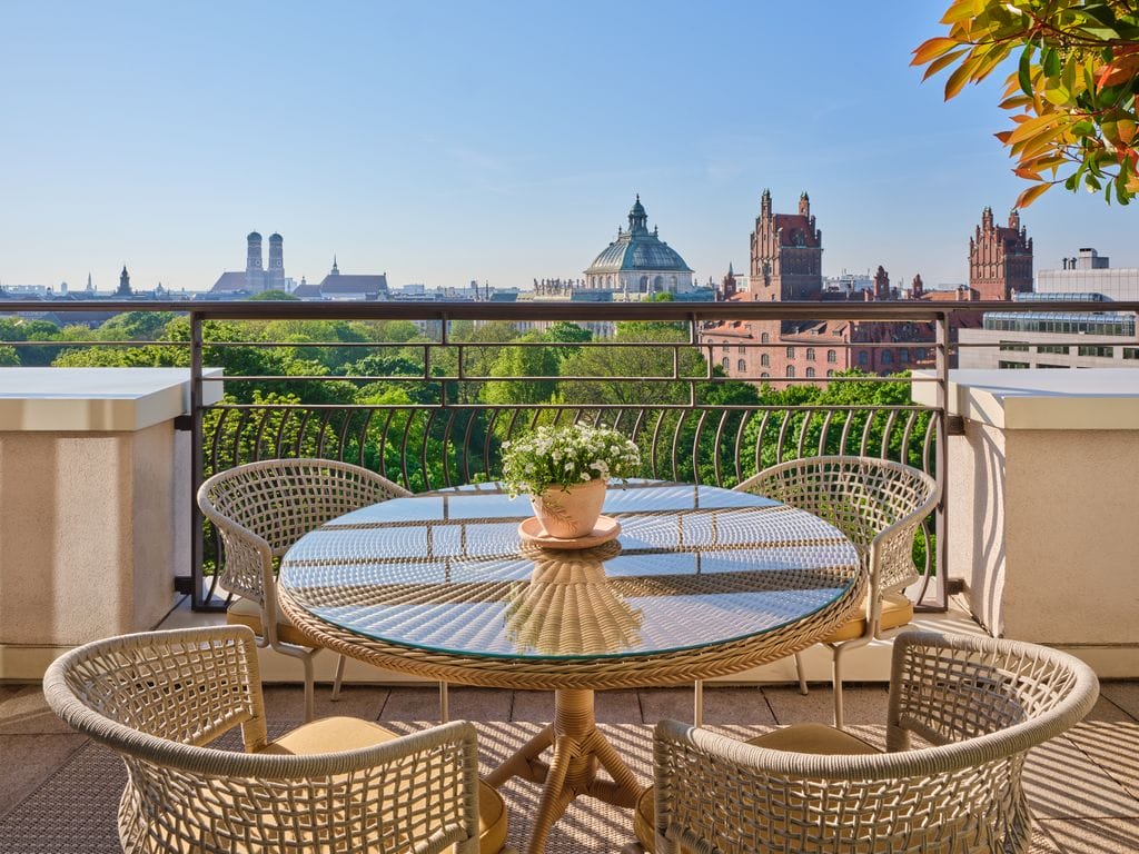 Hotel de luxo em Munique: The Charles, da Rocco Forte, une sofisticação e identidade