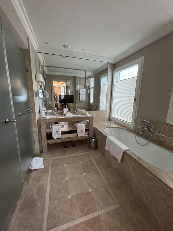 Quarto do hotel de luxo em Salzburgo