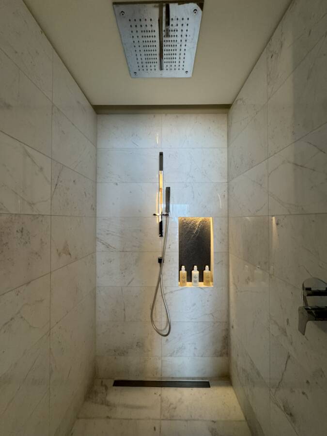 Quartos do hotel de luxo em Lima