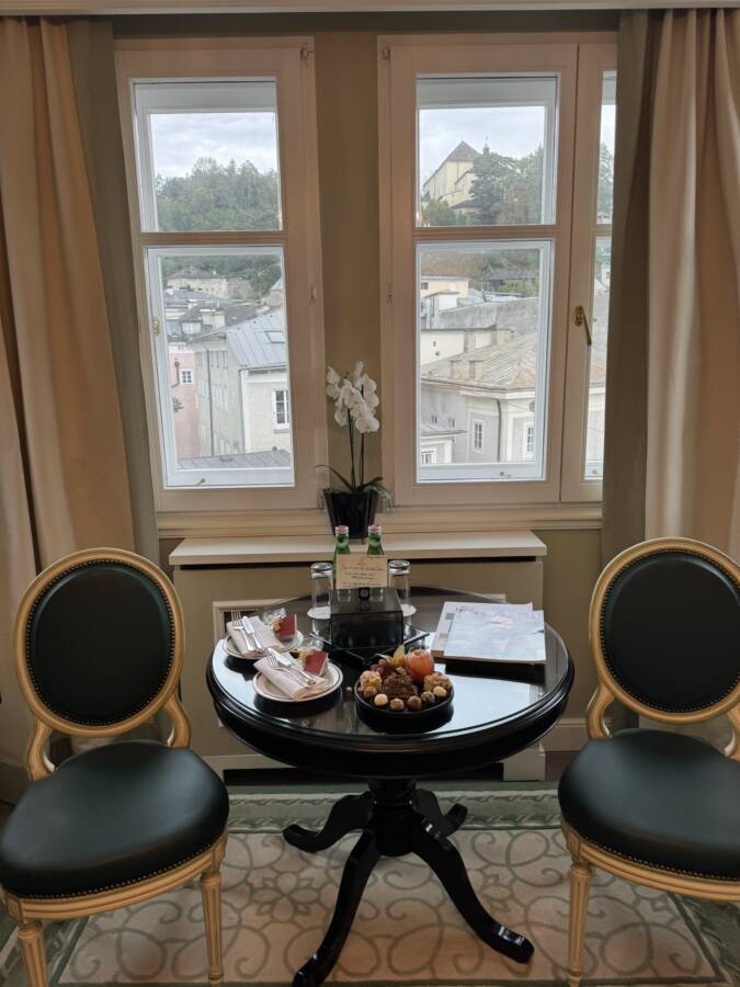 Quarto do hotel de luxo em Salzburgo