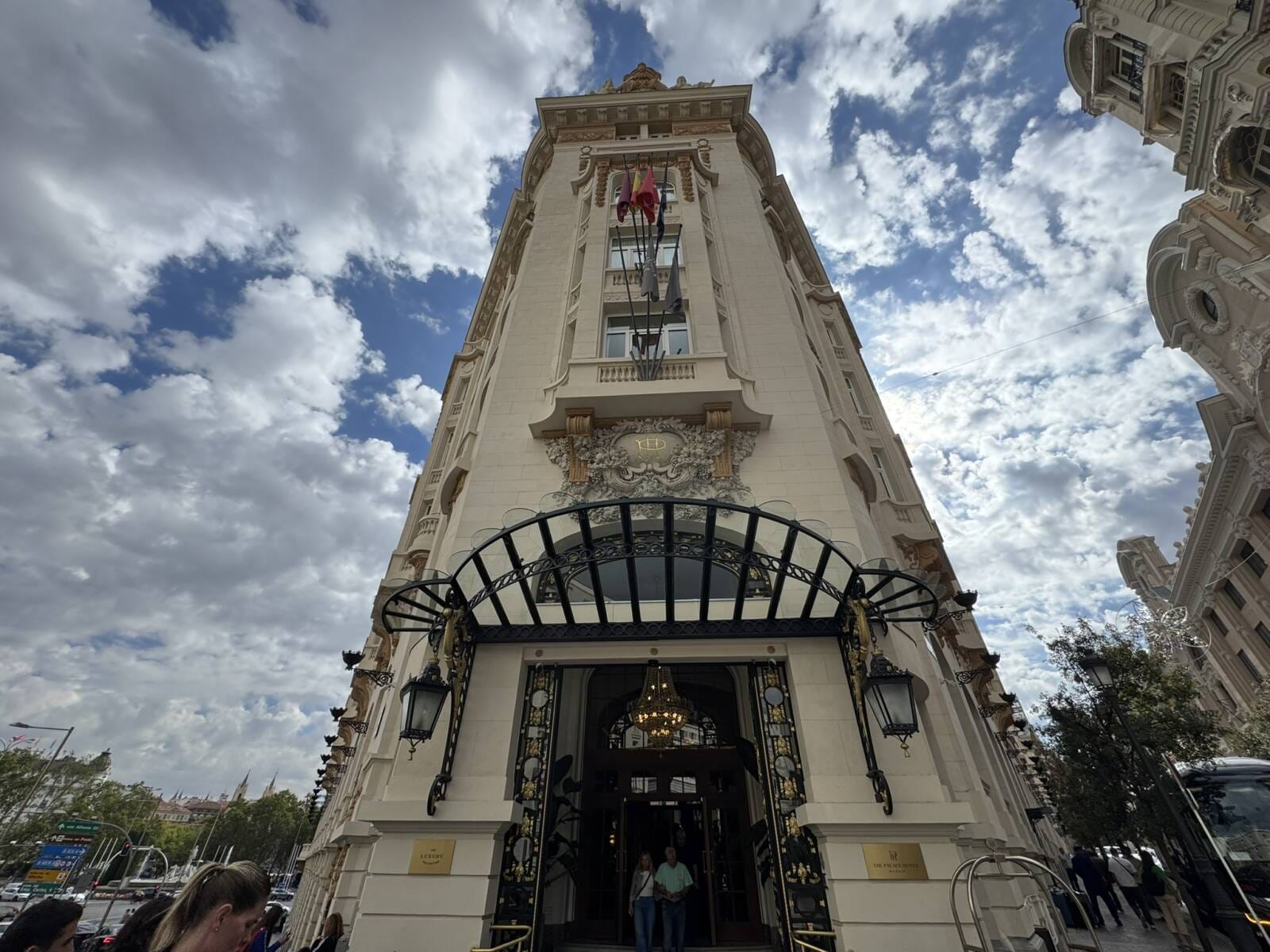 Hospedagem de luxo em Madri: hotel clássico e renovado no coração da cidade – The Palace Madrid