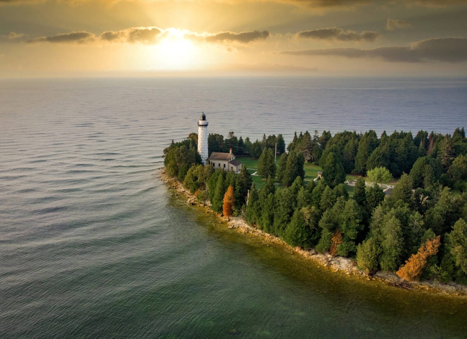 Entre lagos e faróis: uma road trip por Wisconsin que revela uma leitura menos óbvia dos Estados Unidos